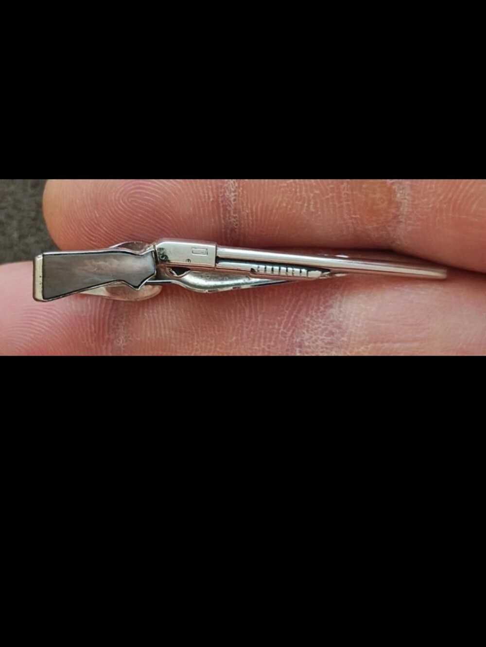 1950s Signed Swank Silver Tone Mother of Pearl Rifle/Shotgun Tie Bar/Tie Clip